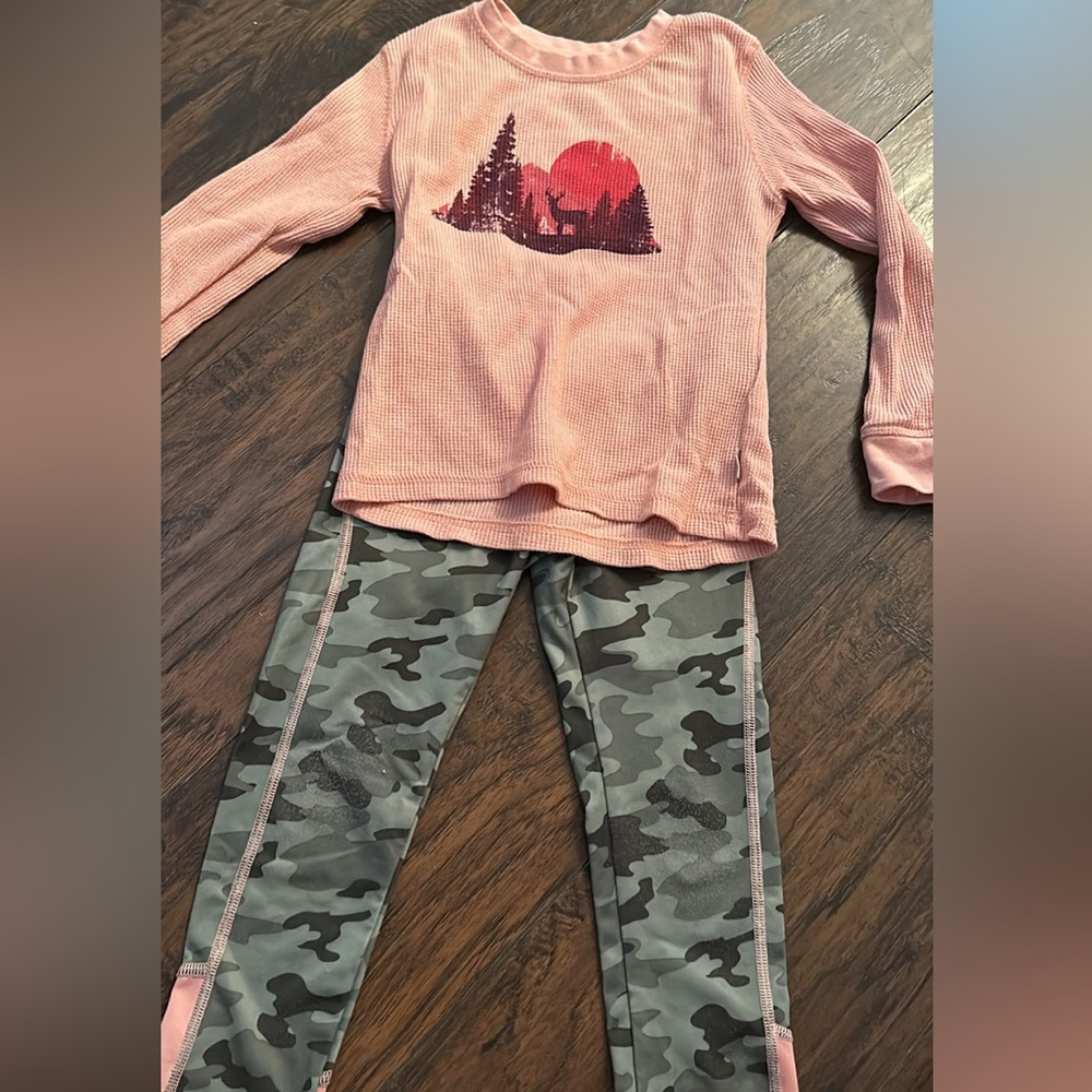 Girls bass pro outfit 4t